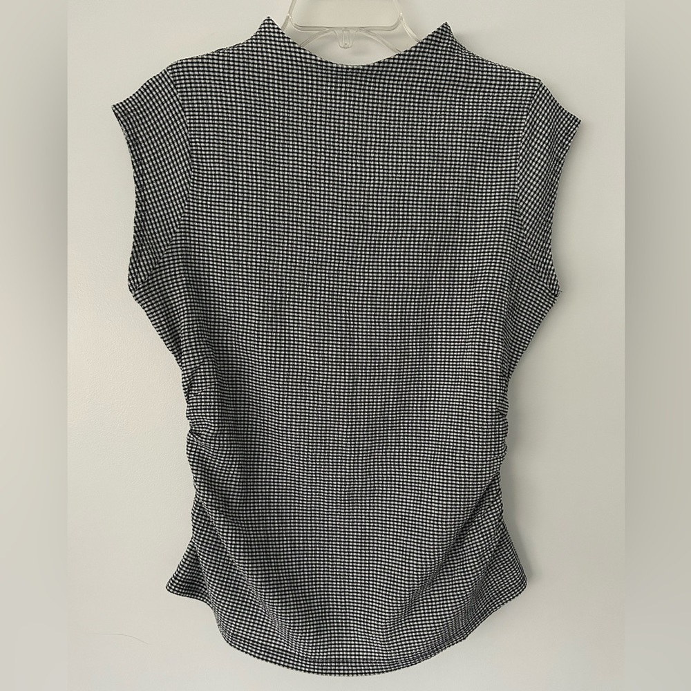 Halogen cap sleeve black/white ruched top, size S
